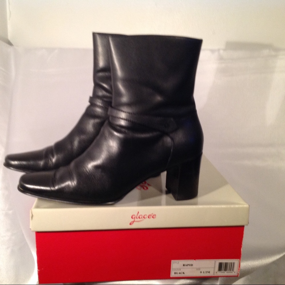Boots - Picture 6 of 7